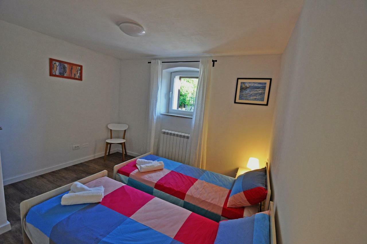 Apartment Dva Oriha Funtana Eksteriør bilde