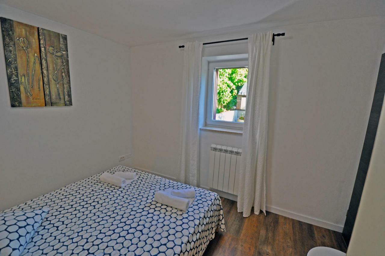 Apartment Dva Oriha Funtana Eksteriør bilde